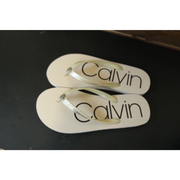 NWOT Calvin Klein Seya Classic Tan Thong Flip Flop Logo Detail Womens - Picture 2 of 4